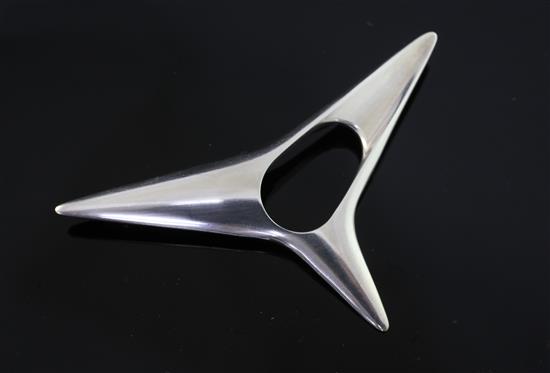 A Georg Jensen sterling silver free form brooch designed by Henning Koppel, no. 342, 3in.